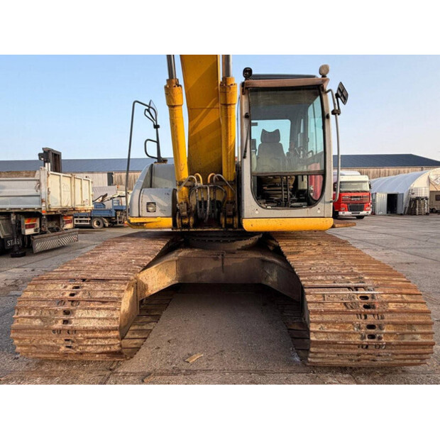 2006 New Holland Kobelco E215-47184365