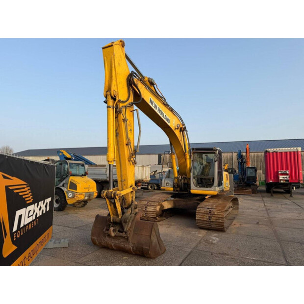 2006 New Holland Kobelco E215-47184369