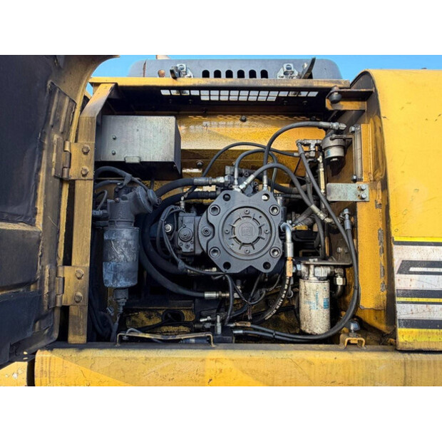 2006 New Holland Kobelco E215-47184376