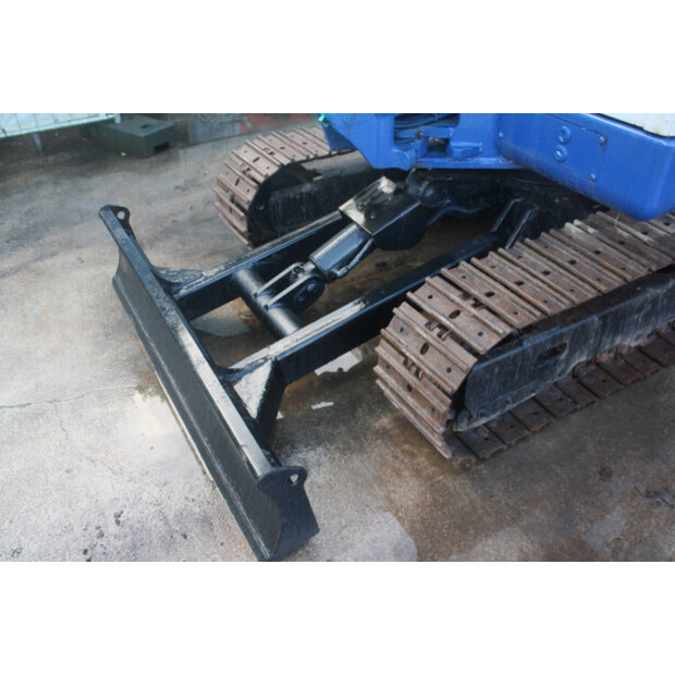2011 IHI 35N2-47185500