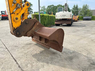 2017-jcb-js-220-lc-47186373