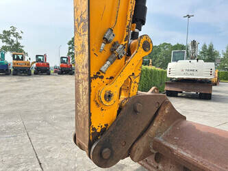 2017-jcb-js-220-lc-47186374