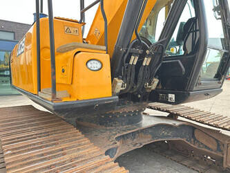 2017-jcb-js-220-lc-47186380