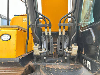 2017-jcb-js-220-lc-47186381