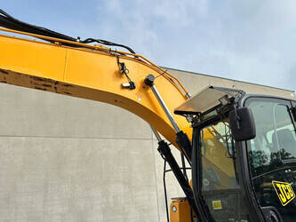2017-jcb-js-220-lc-47186382