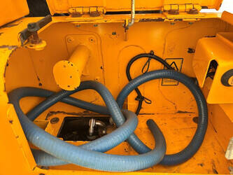 2017-jcb-js-220-lc-47186401