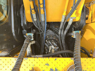 2017-jcb-js-220-lc-47186411