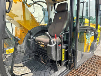 2017-jcb-js-220-lc-47186412