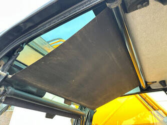 2017-jcb-js-220-lc-47186415