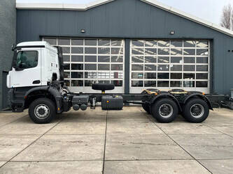 2026-mercedes-benz-arocs-4045-1453328-47189347