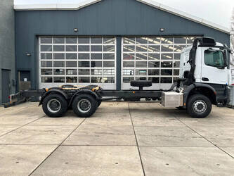 2026-mercedes-benz-arocs-4045-1453328-47189352