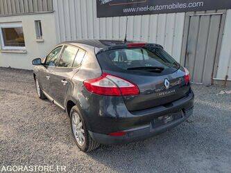 2009-renault-megane-1453387-47203704