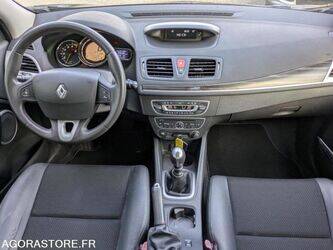 2009-renault-megane-1453387-47203707