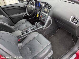 2015-citroen-ds4-1453403-47204105