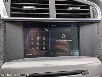 2015-citroen-ds4-1453403-47204106