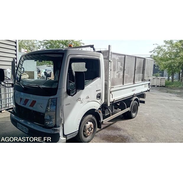 2010 Renault Maxity-47204135