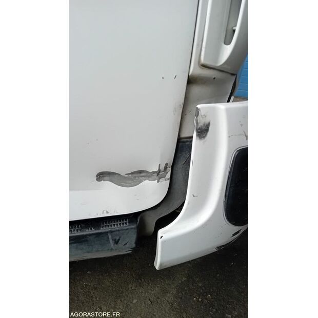 2010 Renault Maxity-47204137