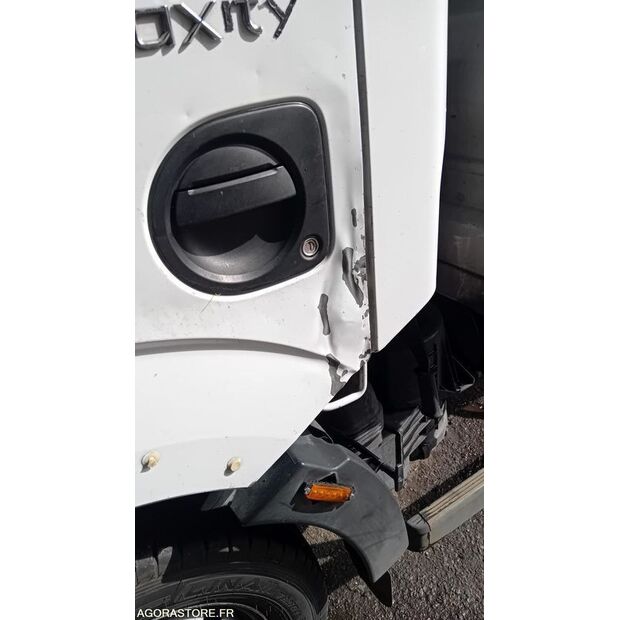 2010 Renault Maxity-47204138