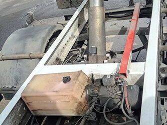 2010-renault-maxity-1453404-47204143