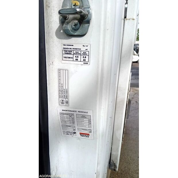 2010 Renault Maxity-47204146