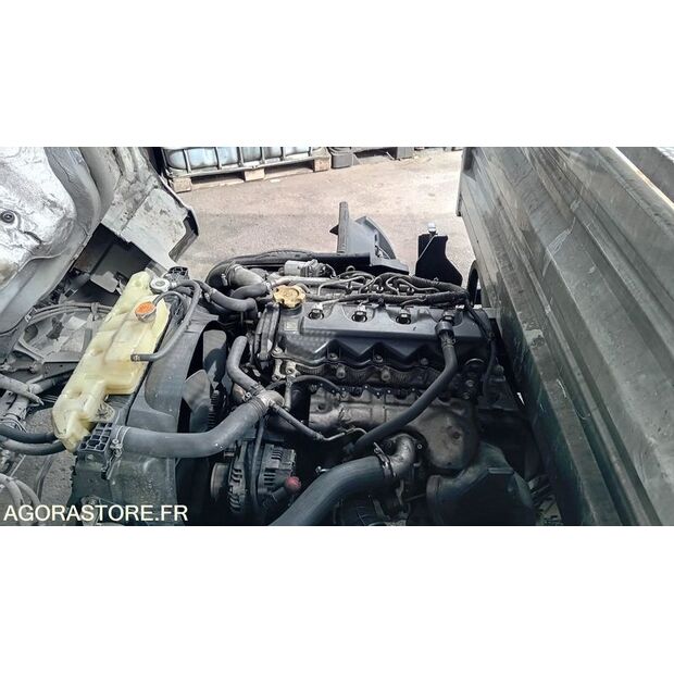 2010 Renault Maxity-47204159