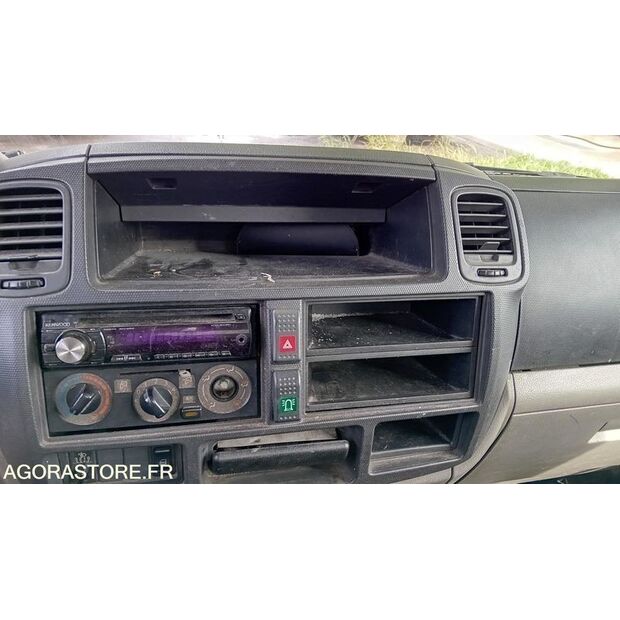 2010 Renault Maxity-47204161