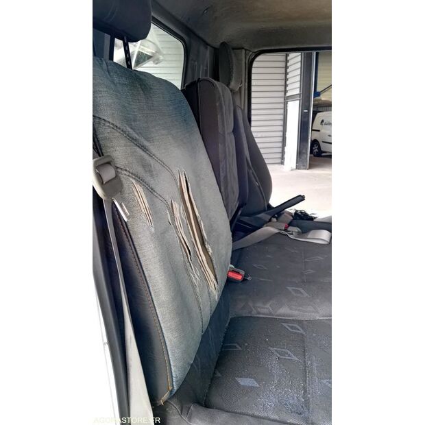 2010 Renault Maxity-47204163