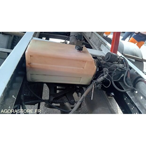 2010 Renault Maxity-47204173