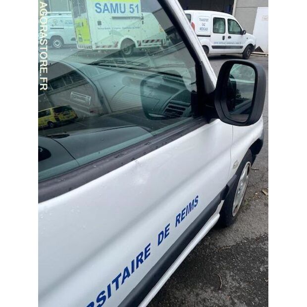 2001 Peugeot PARTNER-47204403