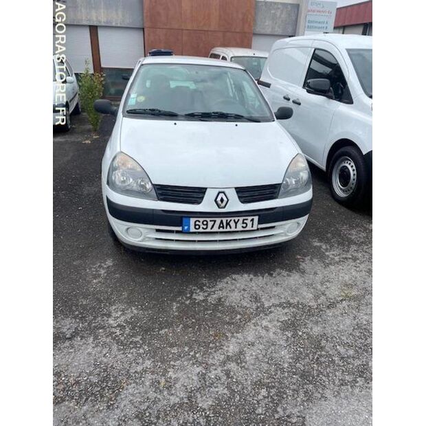 2004 Renault Clio-47204564