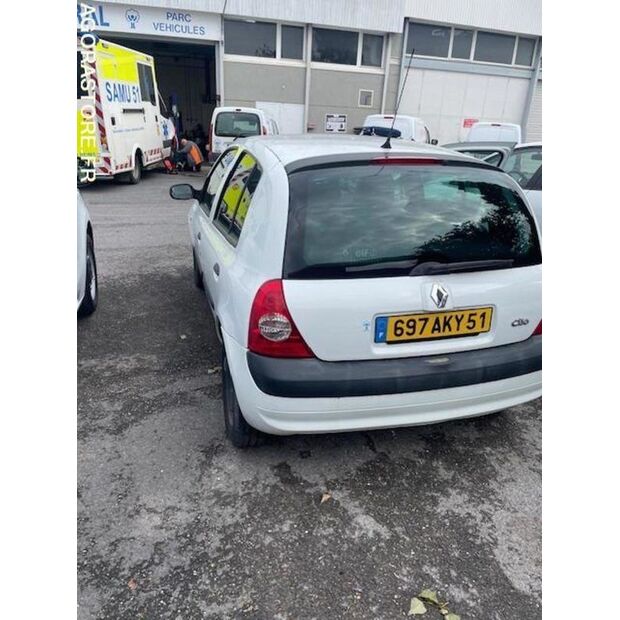 2004 Renault Clio-47204565