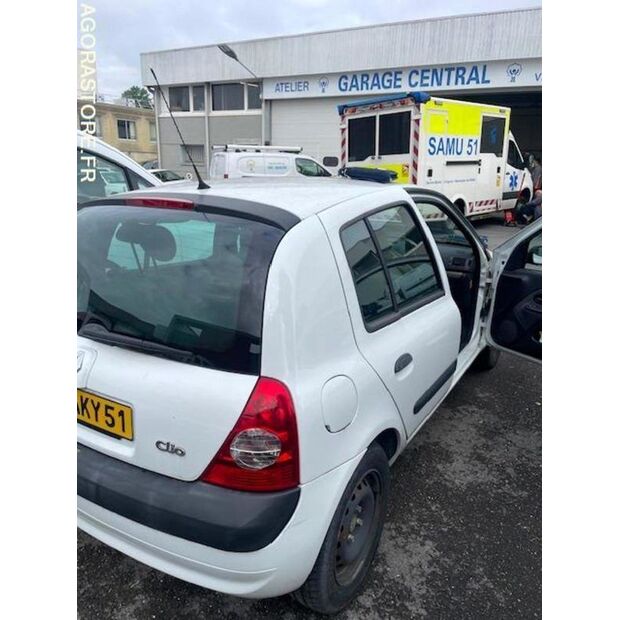 2004 Renault Clio-47204566