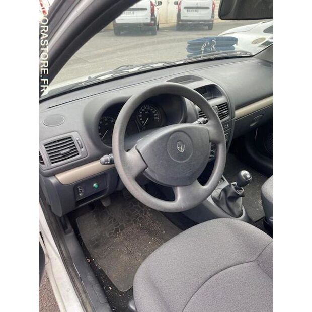 2004 Renault Clio-47204567