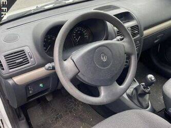 2004-renault-clio-1453416-47204567
