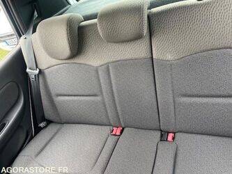 2004-renault-clio-1453416-47204570