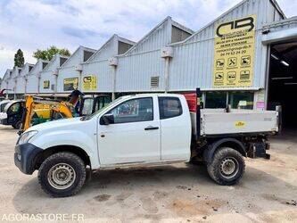 2015-isuzu-d-max-1453417-47204591