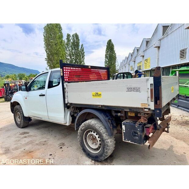 2015 Isuzu D-MAX-47204593