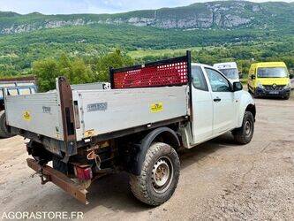 2015-isuzu-d-max-1453417-47204595