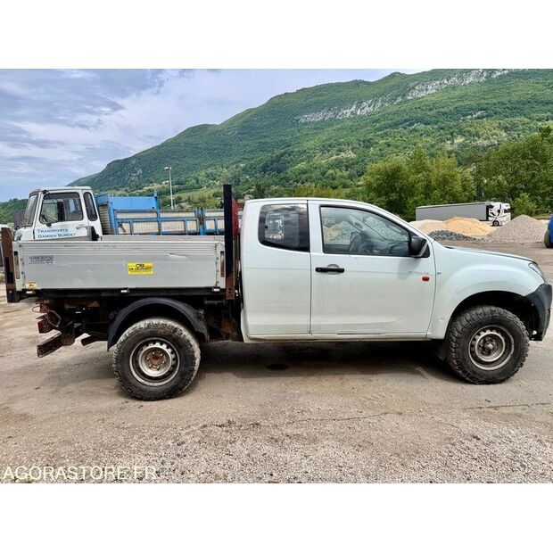 2015 Isuzu D-MAX-47204596