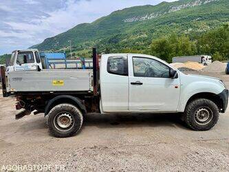 2015-isuzu-d-max-1453417-47204596