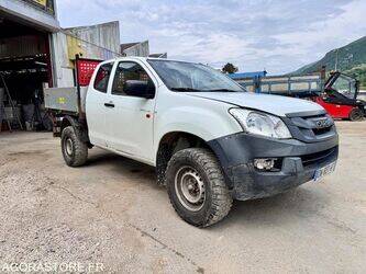 2015-isuzu-d-max-1453417-47204597