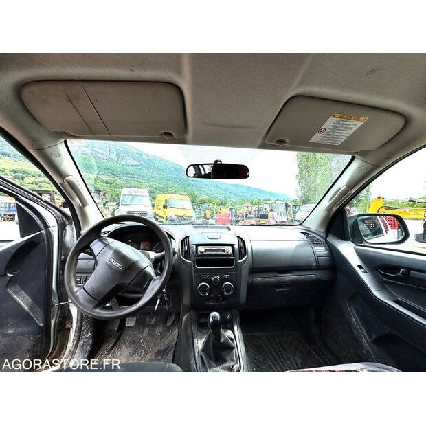 2015 Isuzu D-MAX-47204605