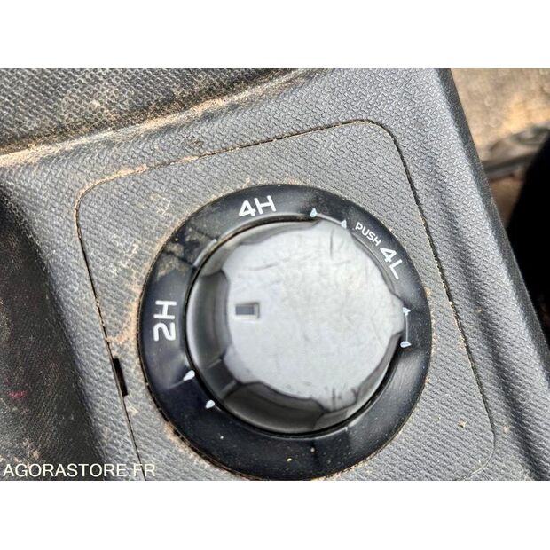 2015 Isuzu D-MAX-47204607