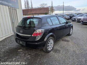 opel-astra-47204877