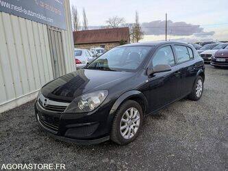 opel-astra-47204878