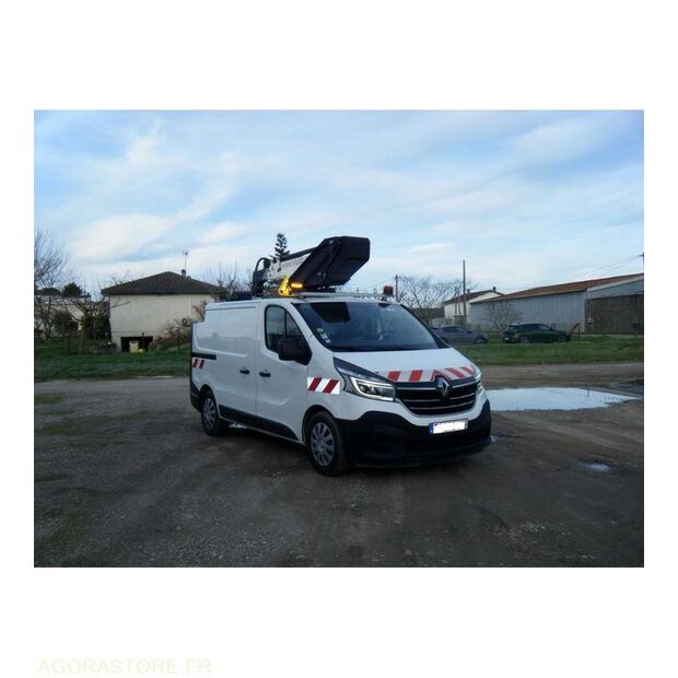 2020 Renault Trafic-47204905