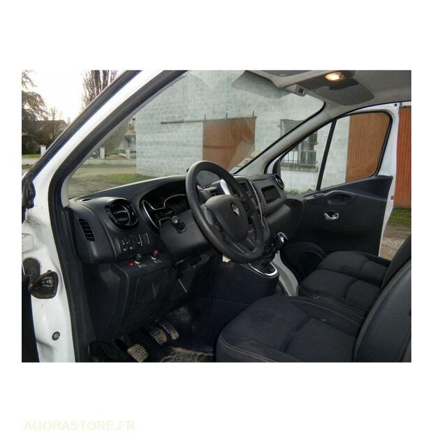2020 Renault Trafic-47204909