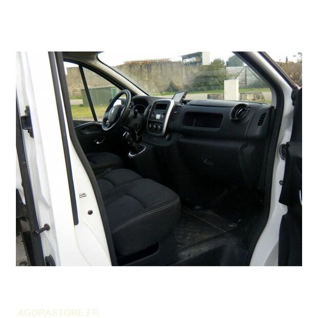 2020 Renault Trafic-47204910