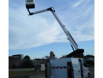 2020-renault-trafic-1453429-47204911