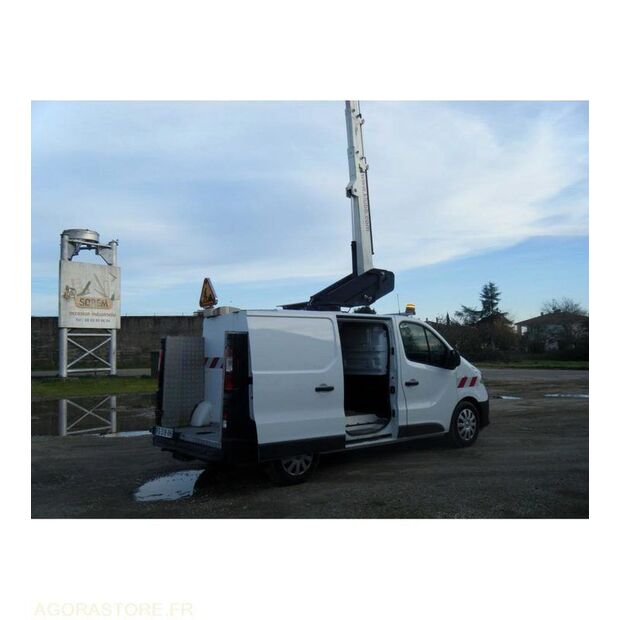 2020 Renault Trafic-47204912
